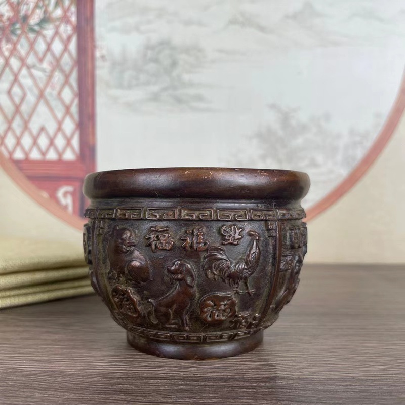 Vintage Collectible Ashtrays - قطع تذكارية عتيقة وكلاسيكية: مبخرة وطفاية