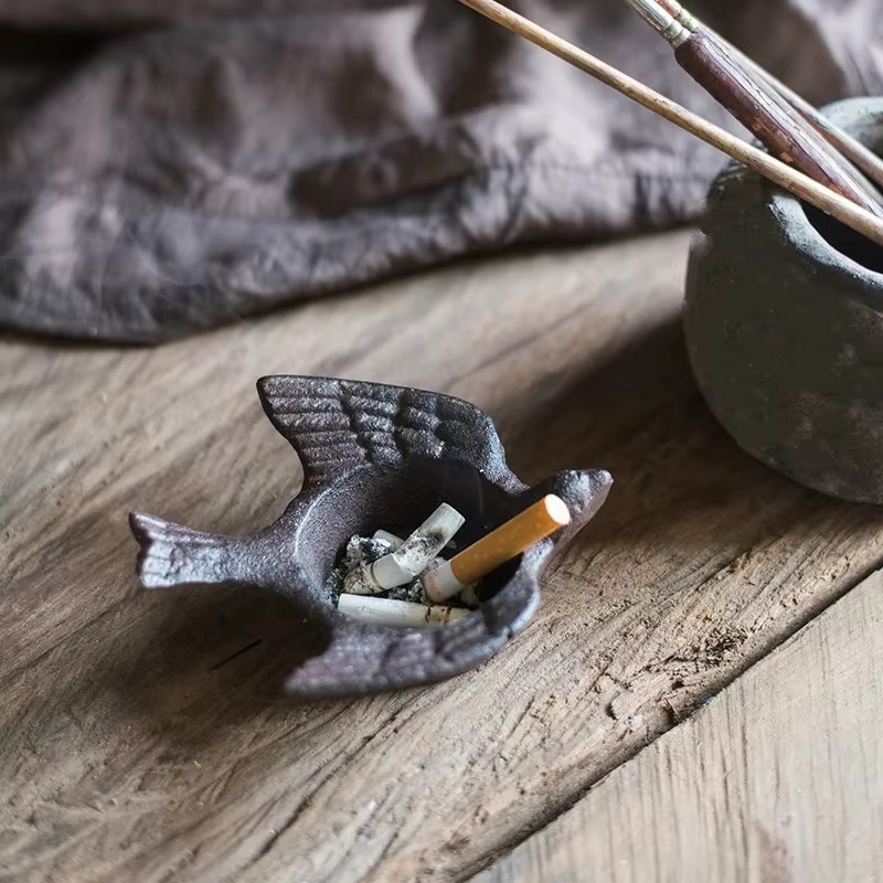 الشمال نمط الشمعدان الحديد الم - مراجعة Vintage Collectible Ashtrays وسعره