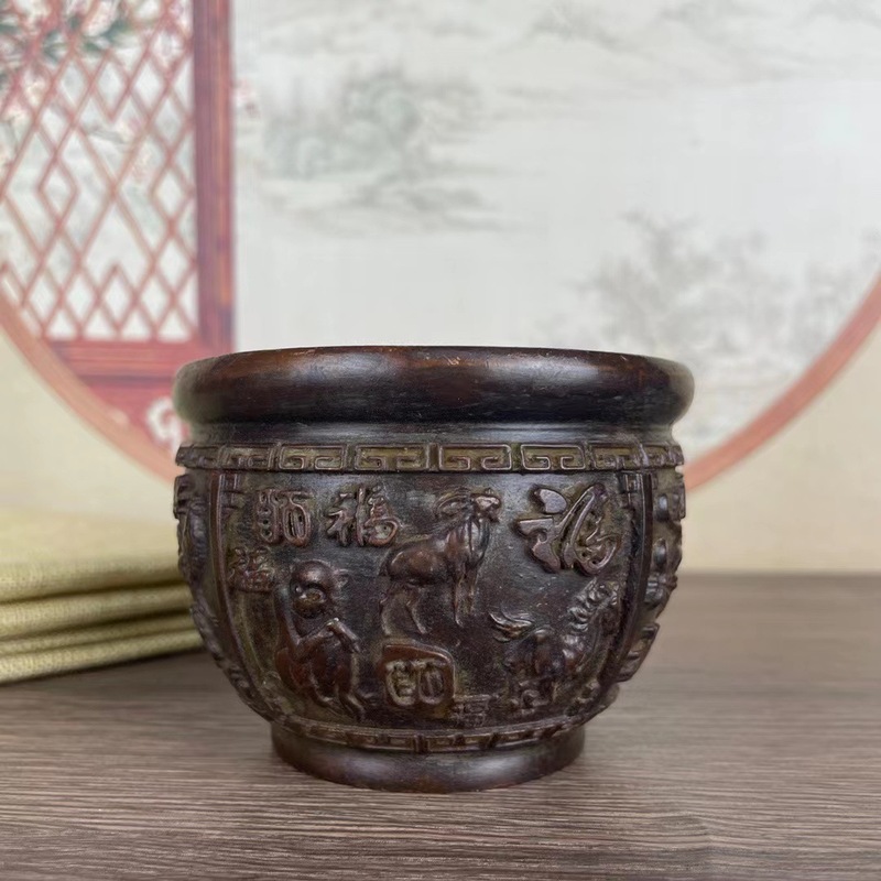 قطع تذكارية عتيقة وكلاسيكية: م - مراجعة Vintage Collectible Ashtrays وسعره
