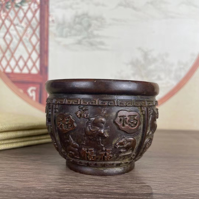 قطع تذكارية عتيقة وكلاسيكية: م - مراجعة Vintage Collectible Ashtrays وسعره
