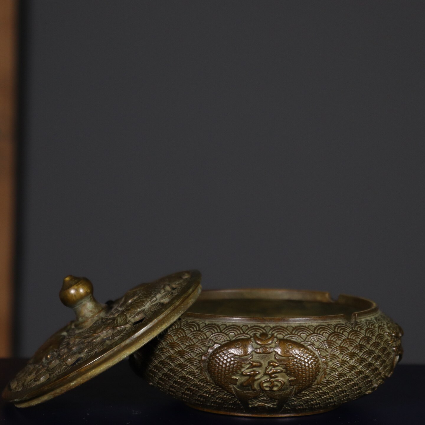 منفضة سجائر نحاسية عتيقة بتصمي - مراجعة Vintage Collectible Ashtrays وسعره