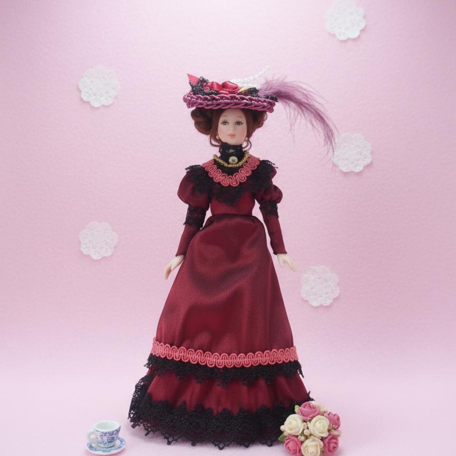 دمية بورسلين فيكتورية بمقياس 1 - مراجعة Vintage Collectible Porcelain Dolls وسعره
