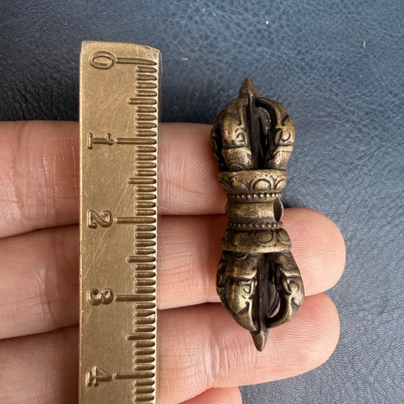قلادة نحاسية صغيرة على الطراز  - مراجعة Small Vintage Collectible Items وسعره
