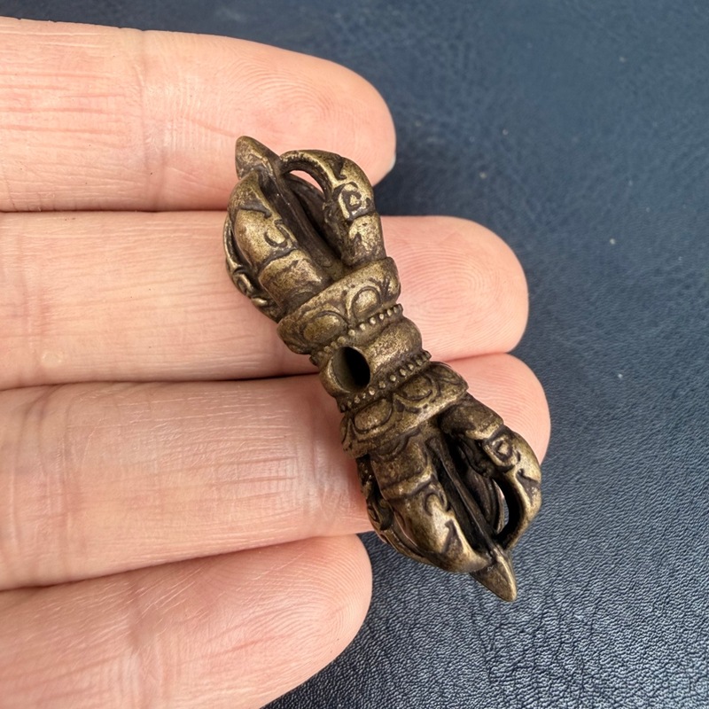 قلادة نحاسية صغيرة على الطراز  - مراجعة Small Vintage Collectible Items وسعره